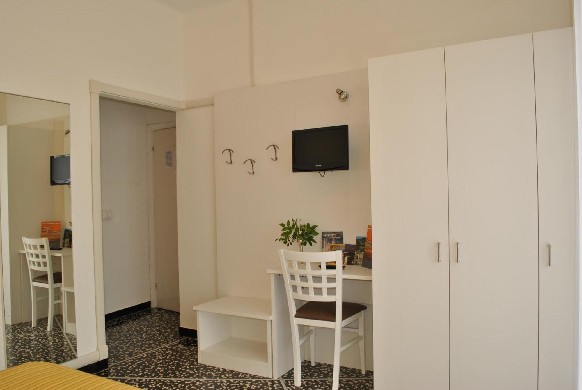 Hotel Bristol Laigueglia Exterior photo