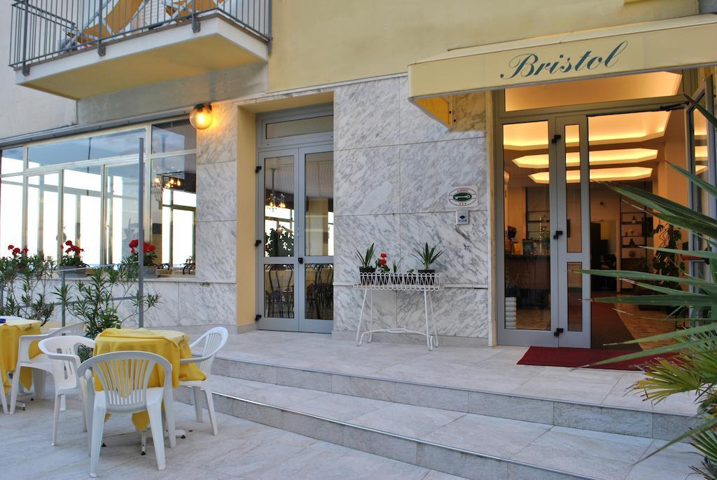 Hotel Bristol Laigueglia Exterior photo