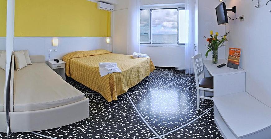 Hotel Bristol Laigueglia Exterior photo